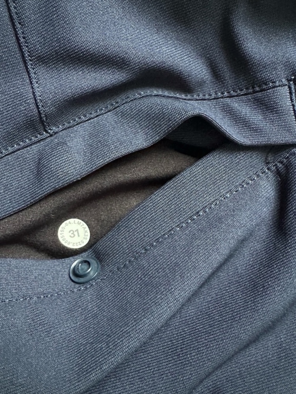 Lululemon - Commission Classic Fit Short 9” - Warpstreme - Navy - Size 31 - Picture 5 of 10